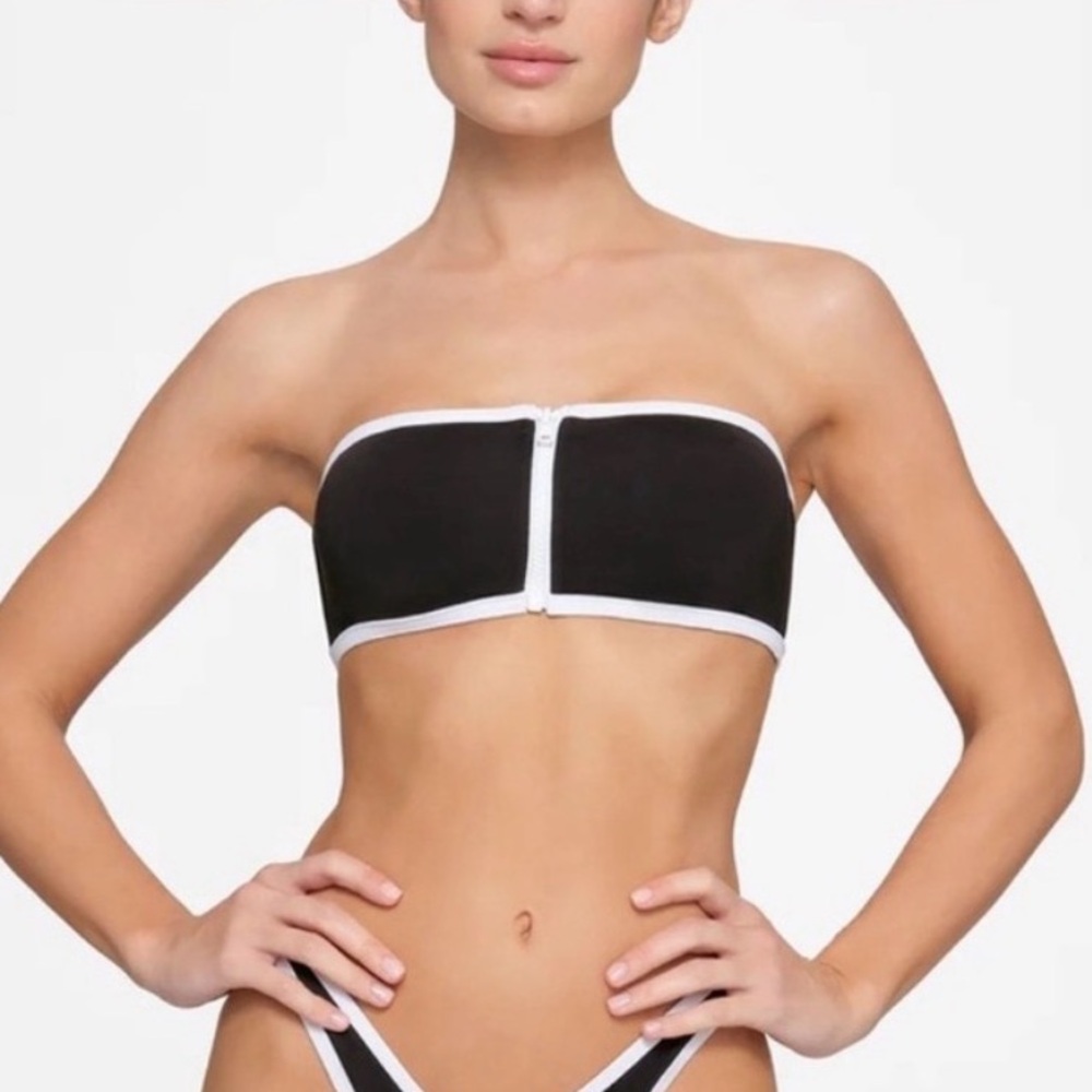 SKIMS Sporty Zip Front Swim Bandeau Bikini Top Onyx White XXS  NWT